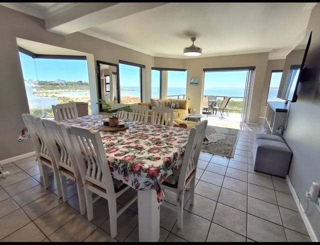 4 BEDROOM HOUSE FOR SALE IN BRITANNIA BAY